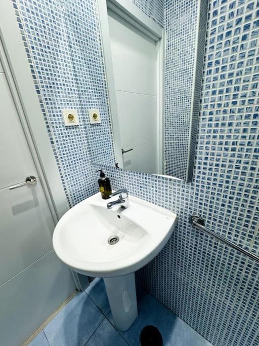 Apartamento Th Sanse Centro San Sebastián de los Reyes Buitenkant foto